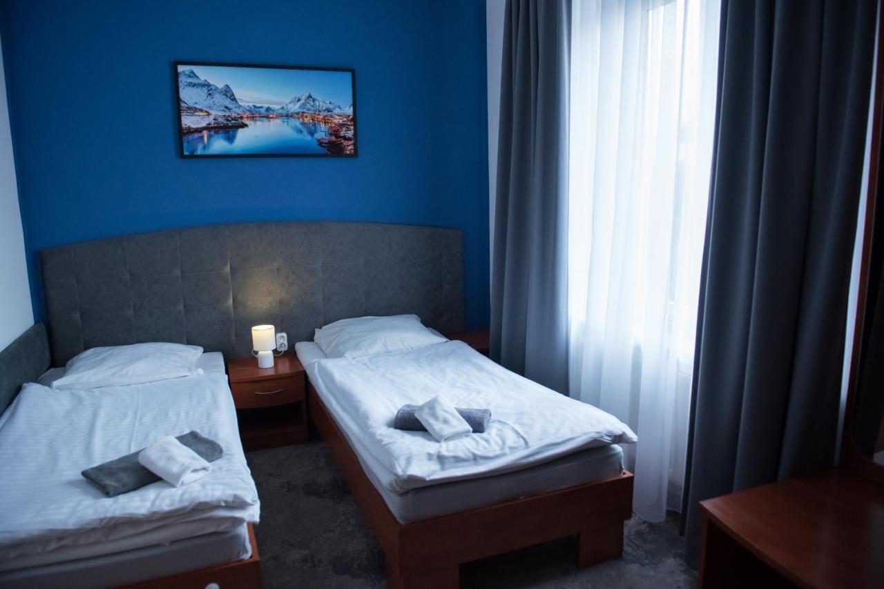Hotel Paradiso Suchedniów Buitenkant foto
