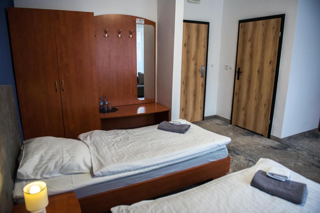Hotel Paradiso Suchedniów Buitenkant foto