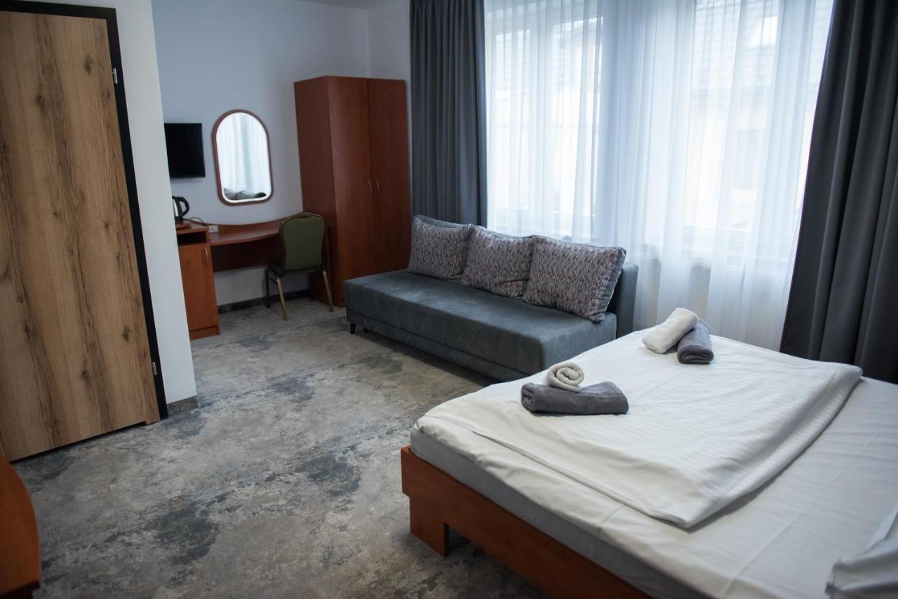 Hotel Paradiso Suchedniów Buitenkant foto
