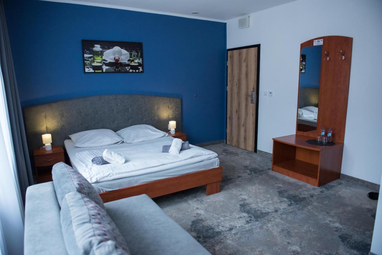 Hotel Paradiso Suchedniów Buitenkant foto
