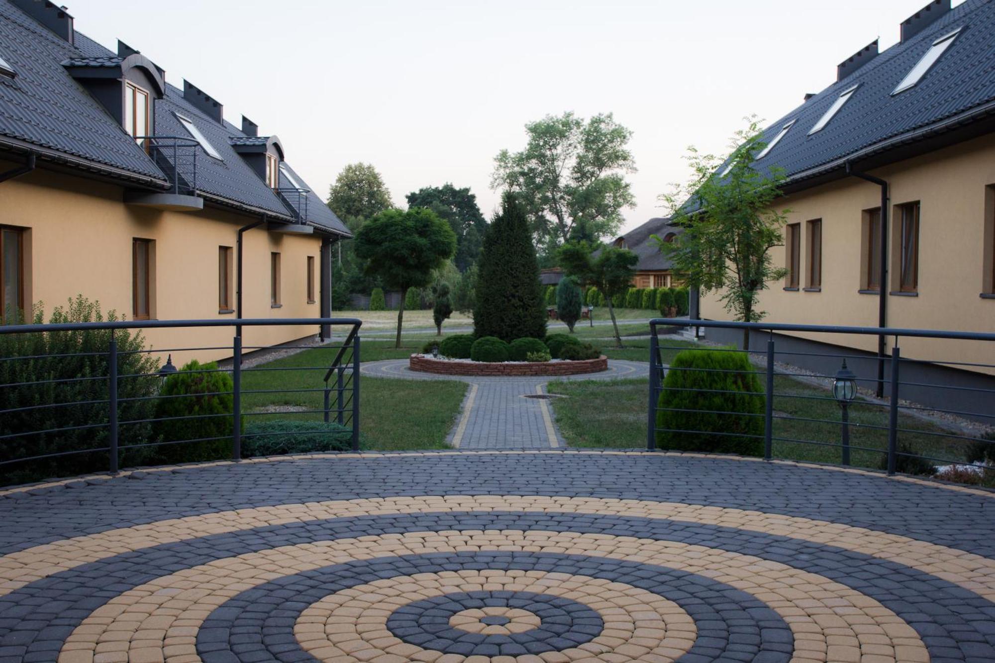 Hotel Paradiso Suchedniów Buitenkant foto